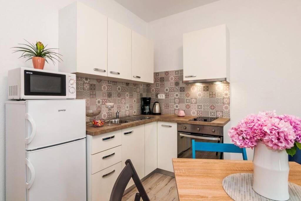 Premium Apartment Nera Zara Esterno foto