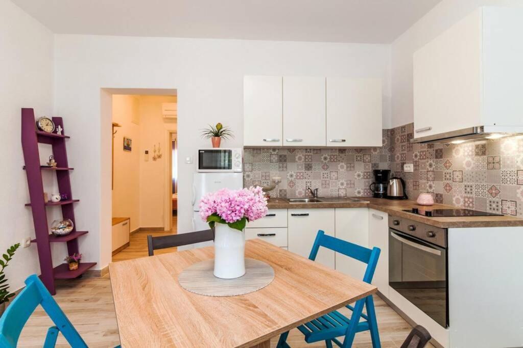 Premium Apartment Nera Zara Esterno foto