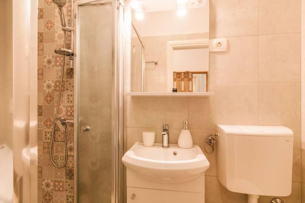 Premium Apartment Nera Zara Esterno foto