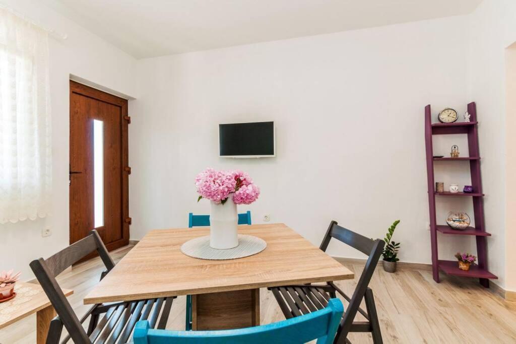 Premium Apartment Nera Zara Esterno foto