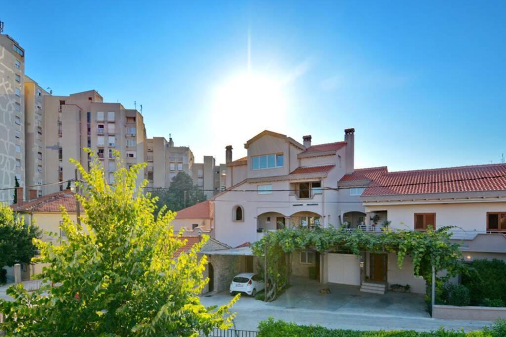 Premium Apartment Nera Zara Esterno foto
